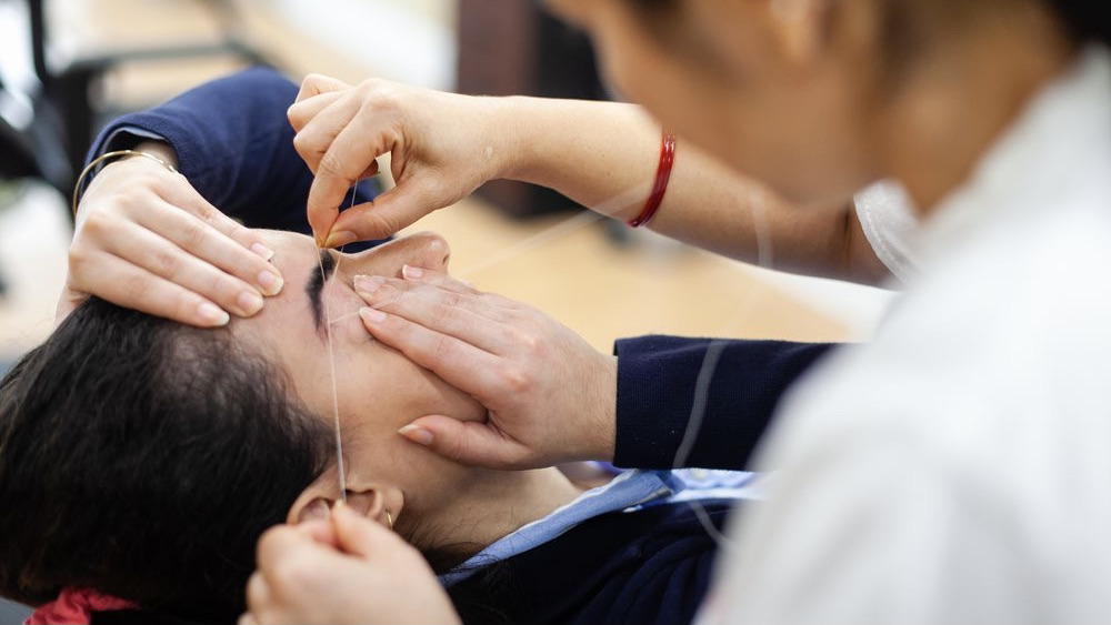 Threading service at Mega Spa & Brows